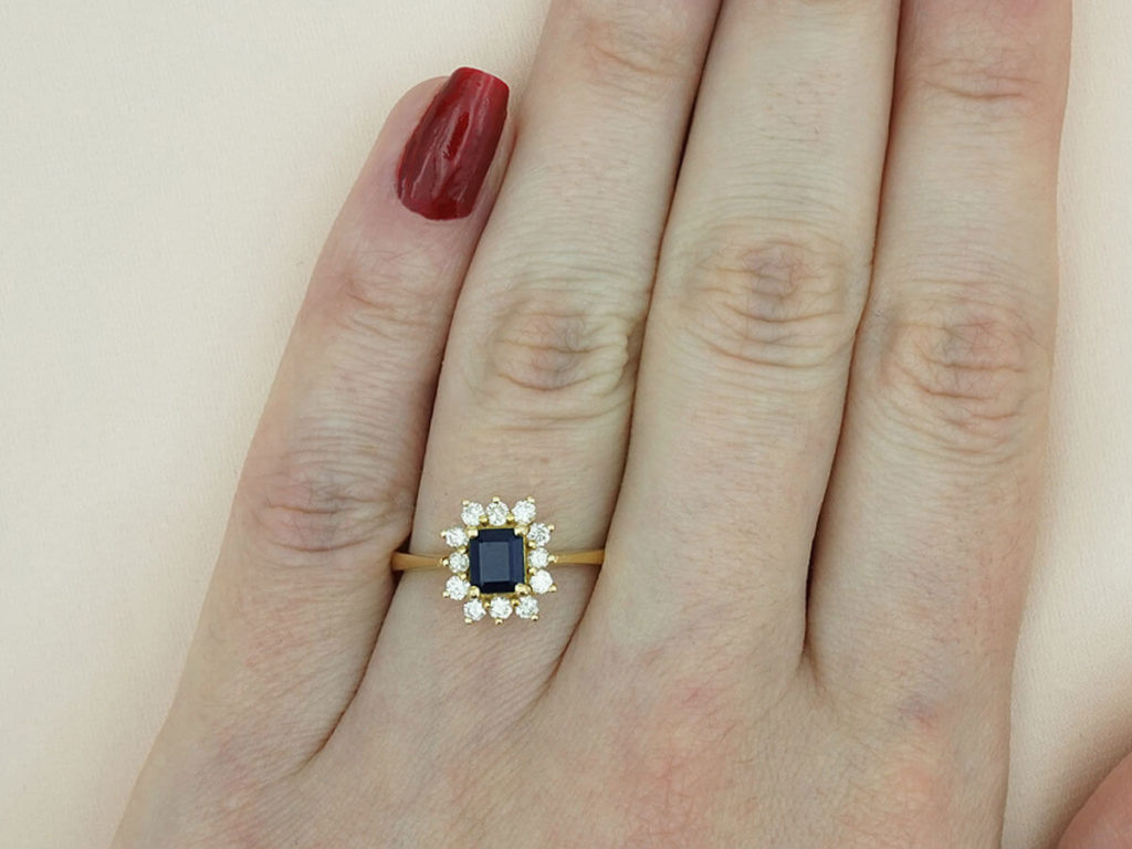 Χρυσό Δαχτυλίδι Ροζέτα 18 Καρατίων Ζαφείτι Διαμάντια brilliant Γυναικείο