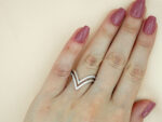 Λευκόχρυσο Δαχτυλίδι με Ζιργκόν Λευκές Πέτρες Διπλό V Γυναικείο 14 Καράτια