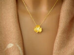 Κρεμαστό Χρυσό Λουλούδι Με Ζιργκόν Λευκόχρυσες Μπίλιες 14Κ Γυναικείο Κόσμημα