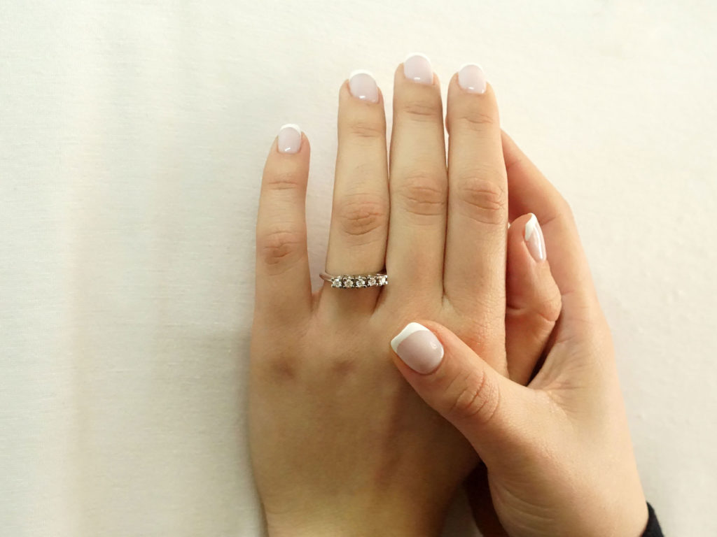 Δαχτυλίδι Σειρέ Λευκόχρυσο 18 Καράτια Με Διαμάντια Brilliant