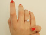 Δαχτυλίδι Με Μπριγιάν Σε Λευκόχρυσο 18κ Ροζέτα Γυναικείο GR413