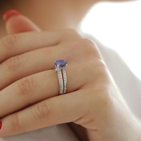 Δαχτυλίδι Με Μπλε Τοπάζι Και Διαμάντια Σε Λευκόχρυσο 18Κ
