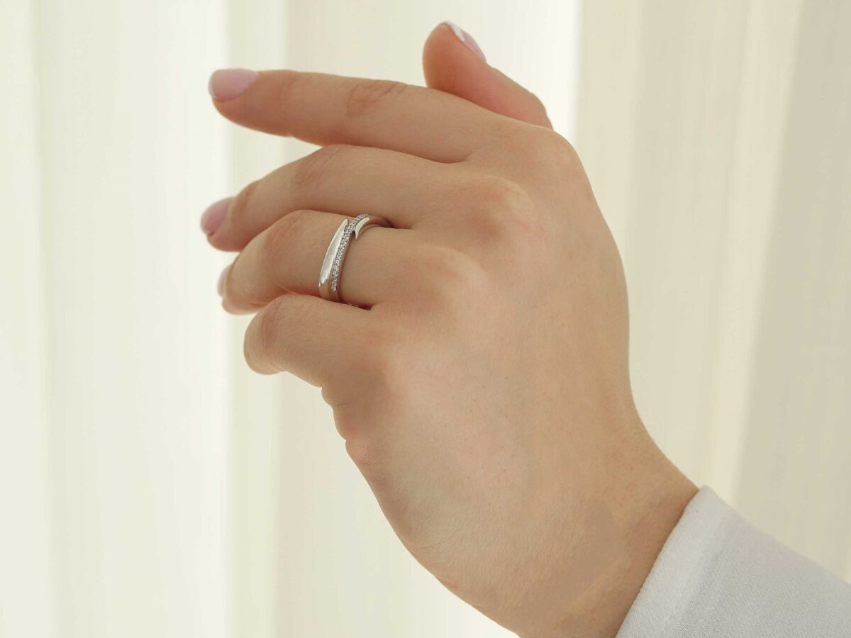 Γυναικείο Δαχτυλίδι Λευκόχρυσο 14Κ Με Λευκές Πέτρες Ζιργκόν