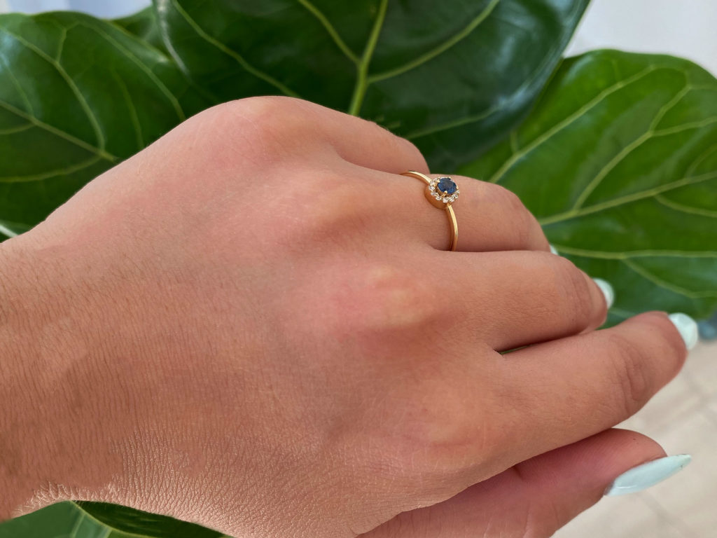 Δαχτυλίδι Ροζέτα Ζαφείρι Με Διαμάντια Μπριγιάν Σε Χρυσό 18Κ