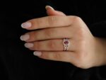Δαχτυλίδι Ροζέτα Με Ρουμπίνι Και Μπριγιάν Σε Λευκόχρυσο 18 Καράτια
