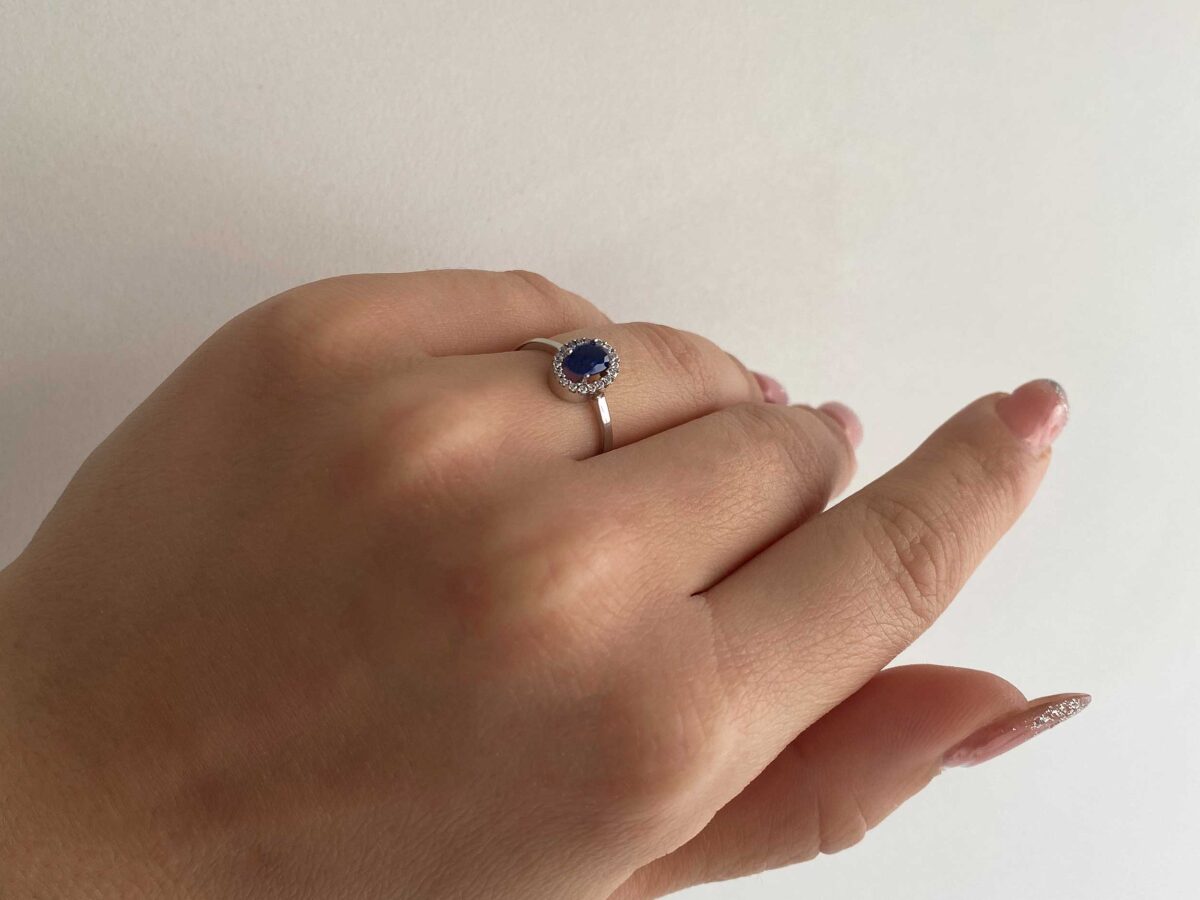 Δαχτυλίδι Ροζέτα Με Μπλε Πέτρα Ζιργκόν Σε Λευκόχρυσο 9 Καράτια