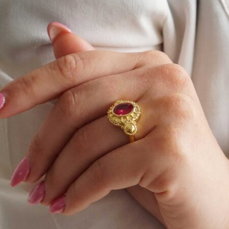 Χειροποίητο Δαχτυλίδι Με Κόκκινη Πέτρα Ζιργκόν Από Επιχρυσωμένο Ασήμι 925