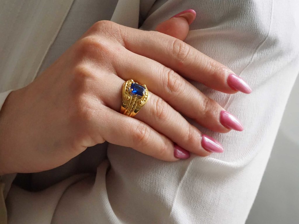 Χειροποίητο Δαχτυλίδι Με Μπλε Πέτρα Από Ασήμι 925 Με Επιχρύσωμα 18 Καράτια