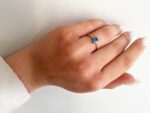 Δαχτυλίδι Με Μπλε Τοπάζι Και Μπριγιάν Σε Λευκόχρυσο 18 Καράτια