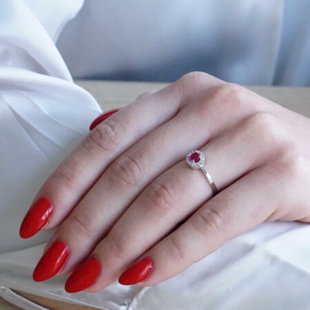 Δαχτυλίδι Ροζέτα Λευκόχρυση 14 Καρατίων Με Κόκκινη Πέτρα Ζιργκόν