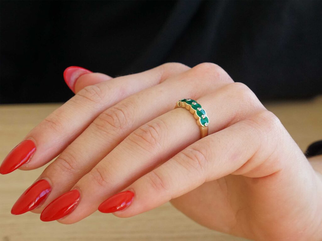 Δαχτυλίδι Με Σμάλτο Πράσινο Και Λευκές Ζιργκόν Πέτρες Σε Χρυσό 14Κ