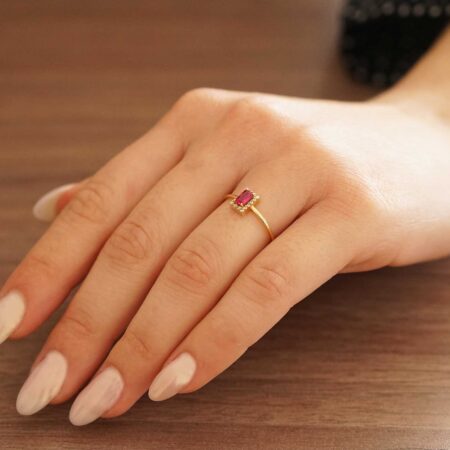 Δαχτυλίδι Ροζέτα Ρουμπίνι Με Μπριγιάν Σε Χρυσό 18 Καράτια