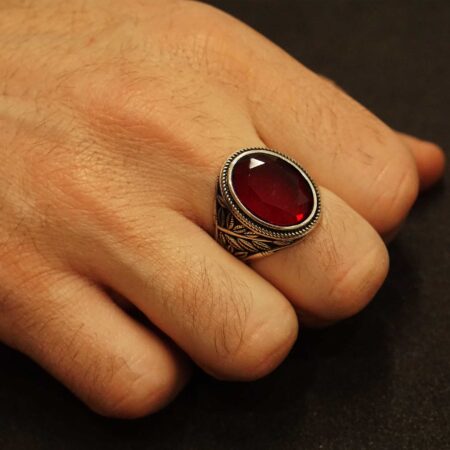 Δαχτυλίδι Ανδρικό Με Πέτρα Κόκκινη Ζιργκόν Και Μαύρο Oxyde Σε Ασήμι 925