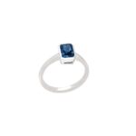 Δαχτυλίδι Μονόπετρο Με Ζαφείρι Σε Λευκόχρυσο 18Κ