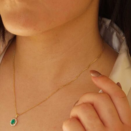 Μενταγιόν Ροζέτα Χρυσό 18 Καράτια Με Σμαράγδι