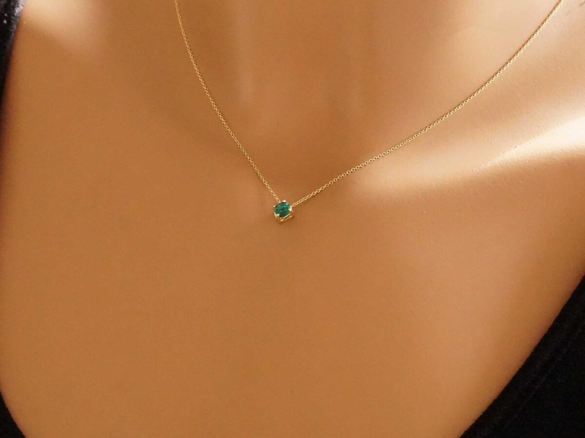 Μονόπετρο Μενταγιόν Χρυσό 14 Καράτια Με Green Garnet