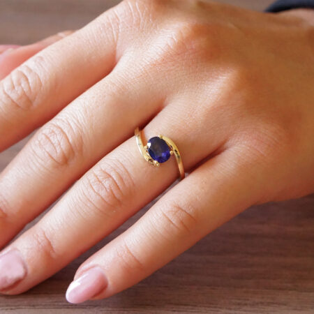 Δαχτυλίδι Με Μπλε Ζαφείρι Σε Χρυσό 18 Καράτια