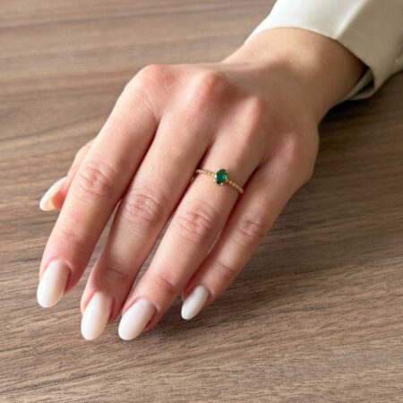 Δαχτυλίδι Με Σμαράγδι Χρυσό 18 Καράτια