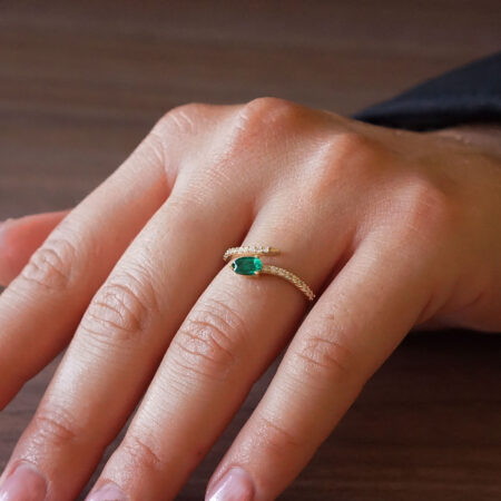 Δαχτυλίδι Με Σμαράγδι Και Διαμάντια Σε Χρυσό 18 Καράτια