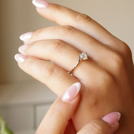 Λευκόχρυσο Μονόπετρο Δαχτυλίδι Φλόγα 18 Καράτια Με Διαμάντι