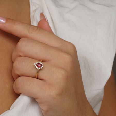 Χρυσή Ροζέτα 9 Καρατίων Με Κόκκινη Ζιργκόν Πέτρα