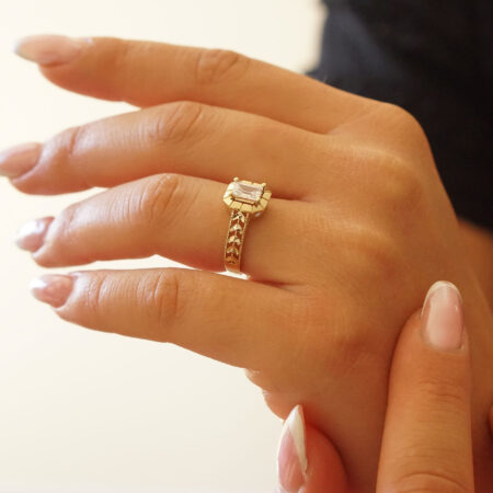 Μονόπετρο Δαχτυλίδι Χρυσό 9 Καράτια Με Ζιργκόν Και Διαμαντάρισμα