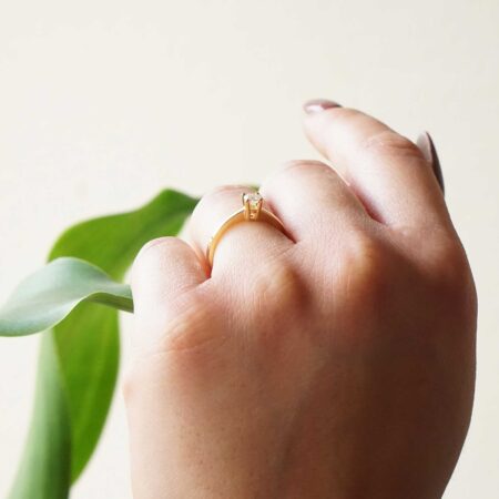 Χρυσό Δαχτυλίδι Μονόπετρο 18 Καράτια