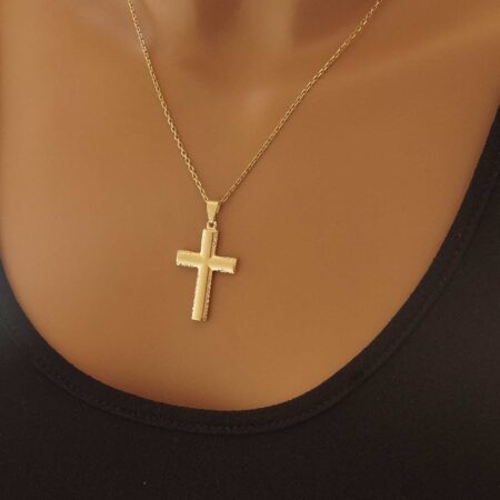 Χρυσός Σταυρός 9 Καράτια Με Διαμαντάρισμα