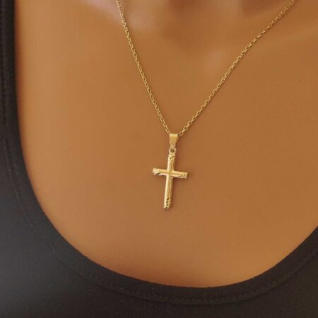 Χρυσός Σταυρός Με Διαμαντάρισμα 9 Καράτια