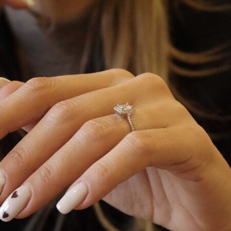 Δαχτυλίδι Με Ροζέτα Σε Λευκόχρυσο 8 Καράτια