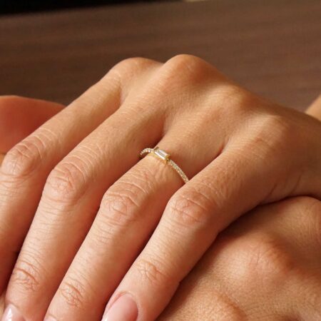 Δαχτυλίδι Χρυσό 14Κ Με Λευκές Πέτρες Ζιργκόν