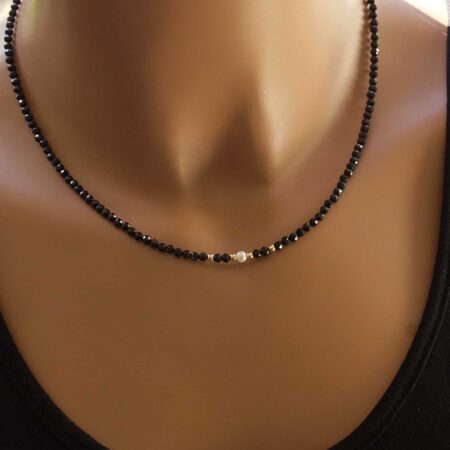 Κολιέ Με Μαύρες Πέτρες Spinel Και Χρυσές Μπίλιες 14 Καράτια