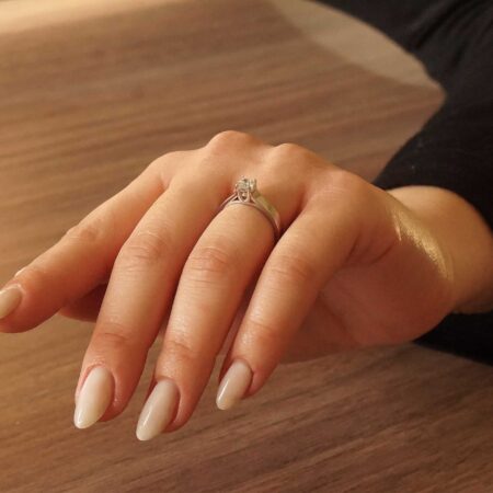 Δαχτυλίδι Με Διαμάντι Μονόπετρο Σε Λευκόχρυσο 18 Καράτια