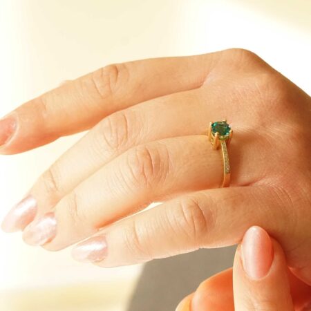 Δαχτυλίδι Με Πράσινο Γρανάτη Και Μπριγιάν Σε Χρυσό 18 Καράτια