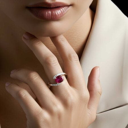 Δαχτυλίδι Με Ρουμπίνι Και Διαμάντια Σε Λευκόχρυσο 18 Καράτια