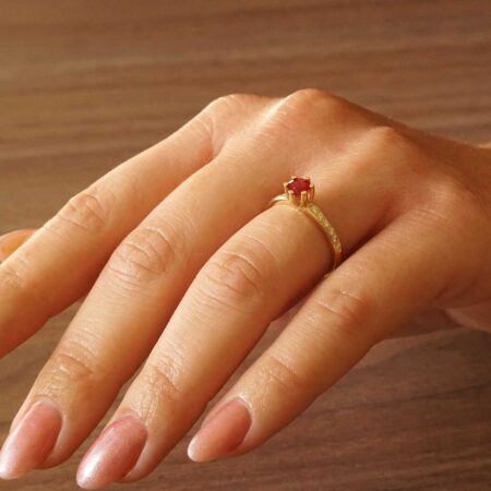 Δαχτυλίδι Με Ρουμπίνι Και Μπριγιάν Σε Χρυσό 18 Καράτια