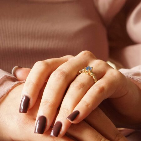 Δαχτυλίδι Με Ζαφείρι Και Διαμάντια Σε Χρυσό 18 Καράτια