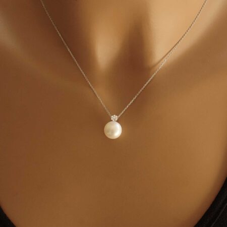 Μενταγιόν Με Διαμάντια Και Μαργαριτάρι Σε Λευκόχρυσο 18 Καράτια