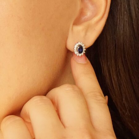 Σκουλαρίκια Με Μπλε Ζαφείρι Και Μπριγιάν Σε Λευκόχρυσο 18 Καράτια