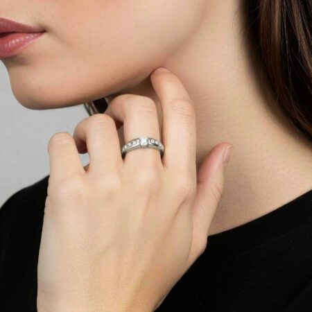 Δαχτυλίδι Με Διαμάντια Λευκόχρυσο 18 Καράτια