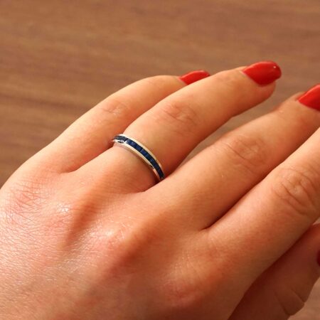 Δαχτυλίδι Μισόβερο Με Ζαφείρια Σε Λευκόχρυσο 18 Καράτια