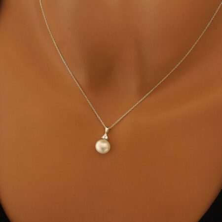 Μενταγιόν Με Μπριγιάν Και Μαργαριτάρι Σε Λευκόχρυσο 18 Καράτια